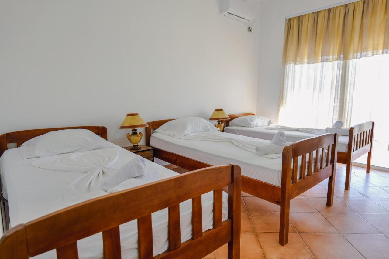Hotel Leon Sarandë Esterno foto