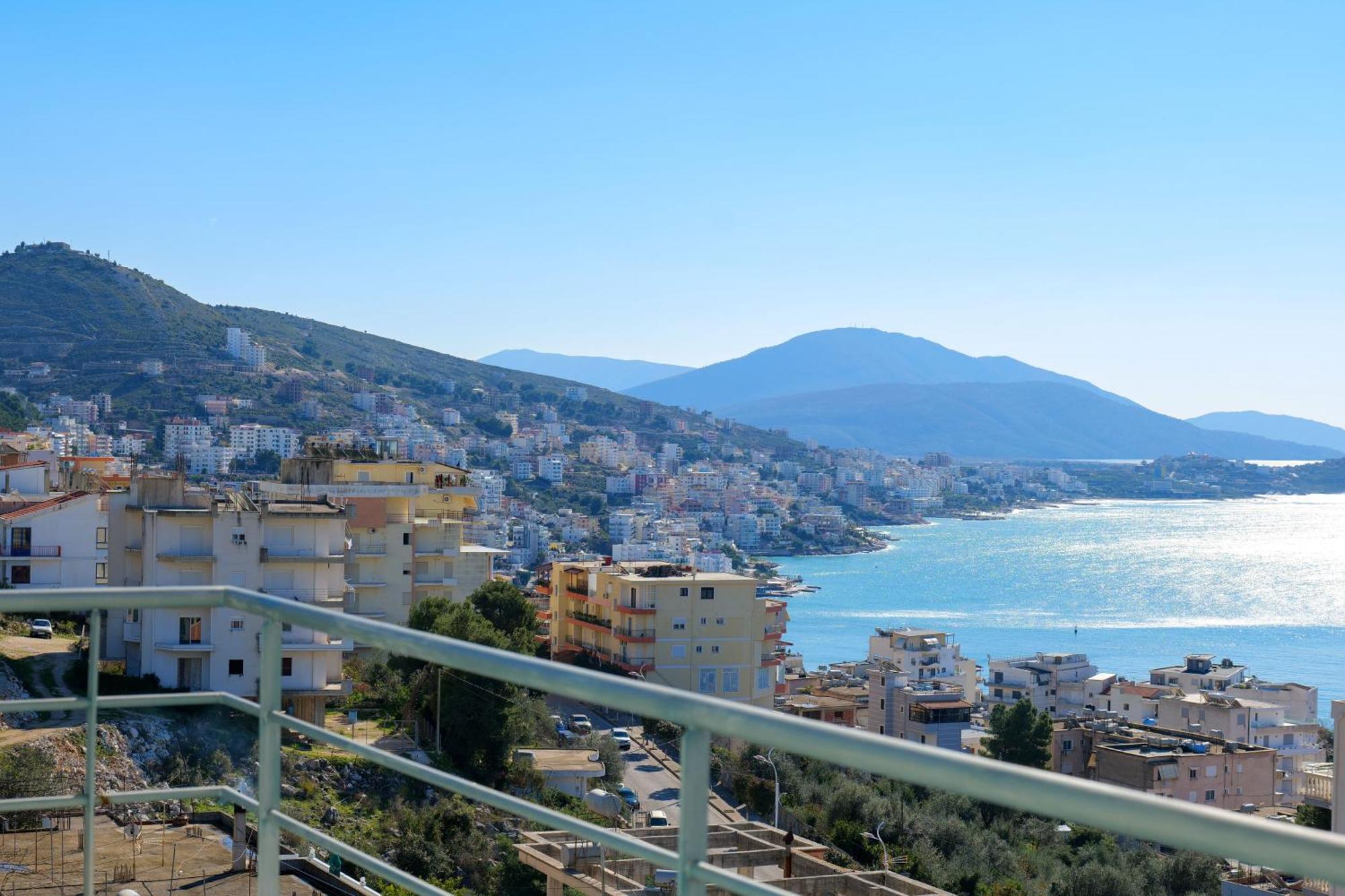 Hotel Leon Sarandë Esterno foto